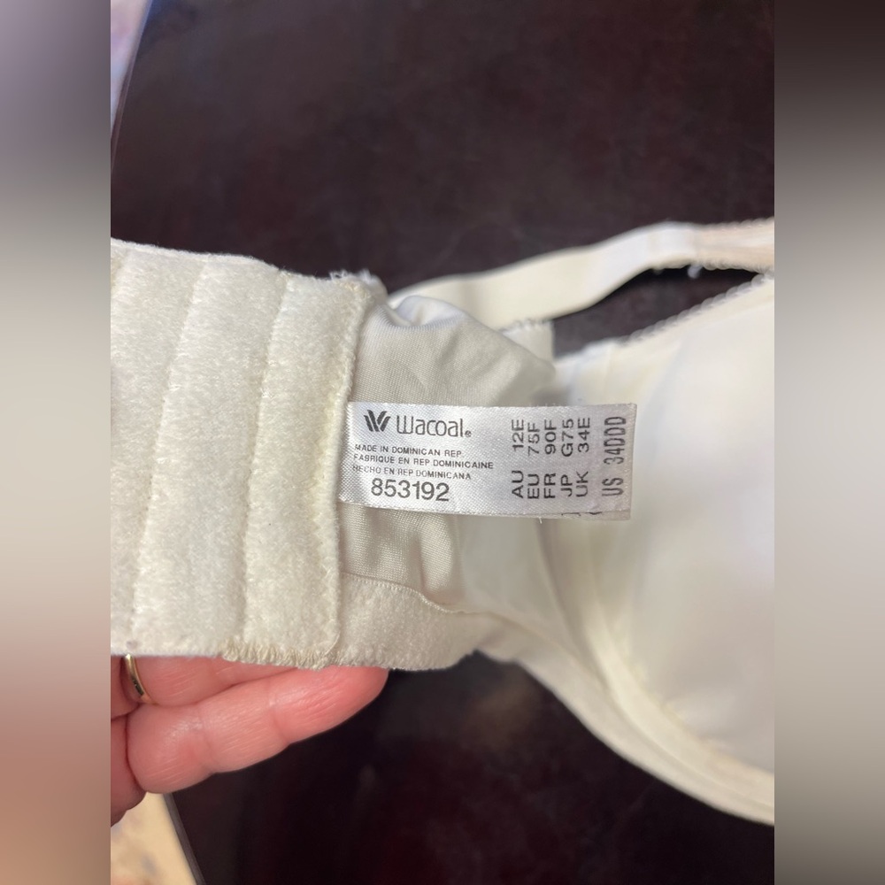 Wacoal Basic Beauty Underwire Bra 853192, Full Figure, Seamless 34ddd white - Picture 2 of 7